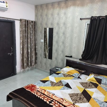 Shiv Shakti Homestay Ujjain Exteriör bild